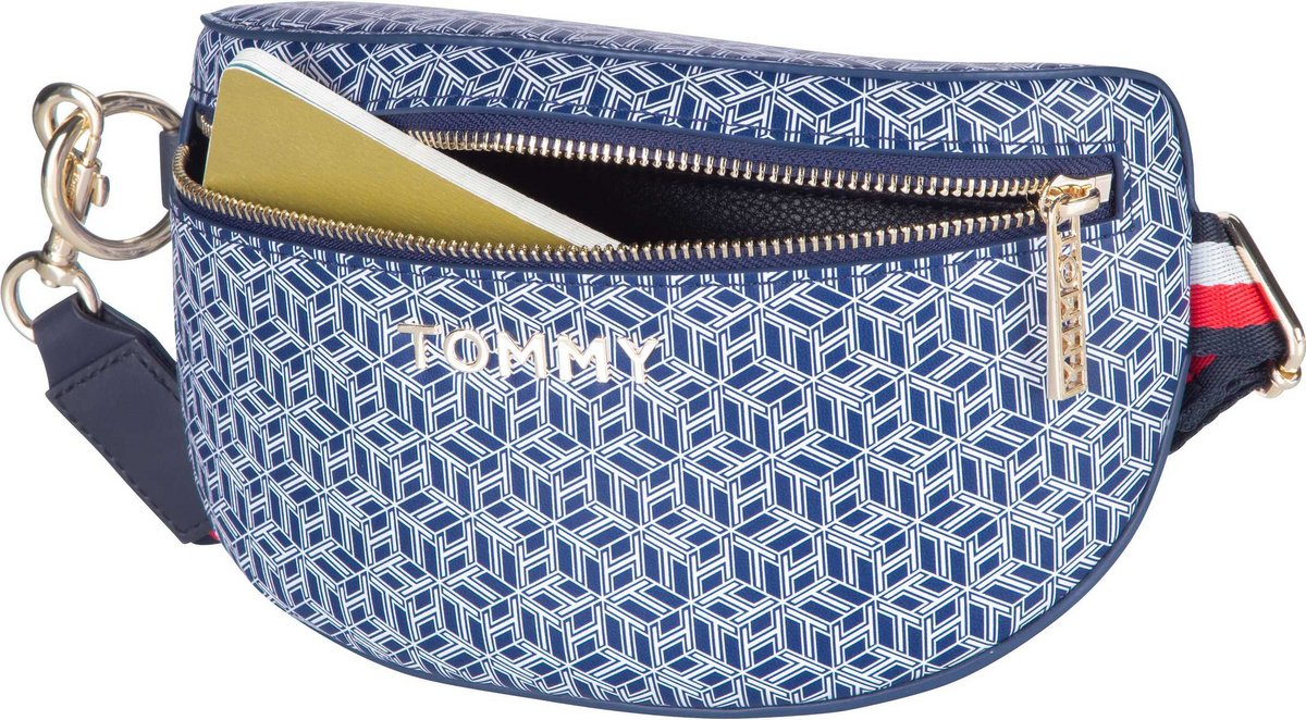 iconic tommy bumbag